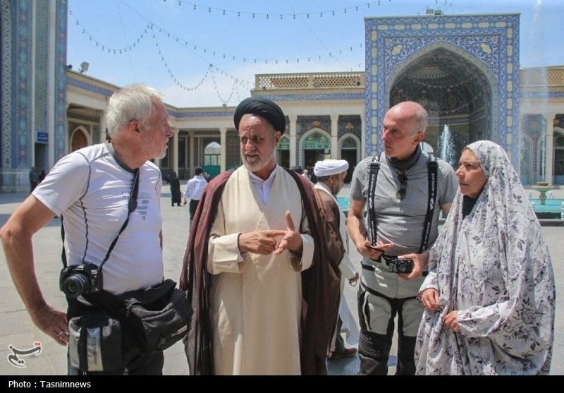 بیشترین گردشگران خارجی حرم حضرت معصومه(س) از آمریکا هستند