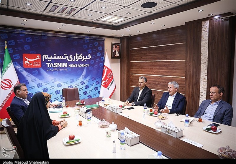 فرش ایرانی با دست خودمان زمین‌گیر شد؛ نه با تحریم