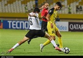 دیدار تیم‌های فوتبال سپاهان ایران و آحال ترکمنستان