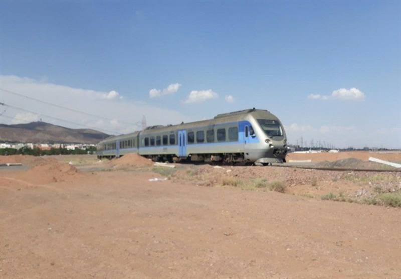 حمل‌ونقل‌ عمومی نامطلوب پرند و رباط‌کریم؛ وقتی ریل‌باس تنها ناجی مردم است