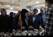 حضور استاندار در نمایشگاه ملی صنایع دستی اردبیل
