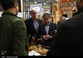 حضور استاندار در نمایشگاه ملی صنایع دستی اردبیل