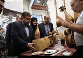 حضور استاندار در نمایشگاه ملی صنایع دستی اردبیل