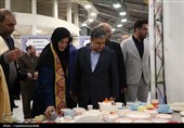 حضور استاندار در نمایشگاه ملی صنایع دستی اردبیل