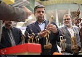 حضور استاندار در نمایشگاه ملی صنایع دستی اردبیل