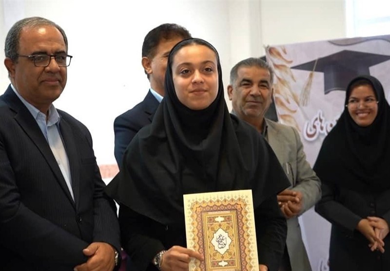 تجلیل از 60 دانش‌آموز دختر رتبه برتر با حضور فرماندار بوشهر+تصویر
