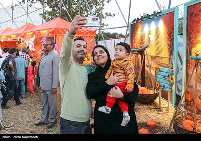 چهارمین جشنواره طعم و رنگ پاییز در باغ مشهد