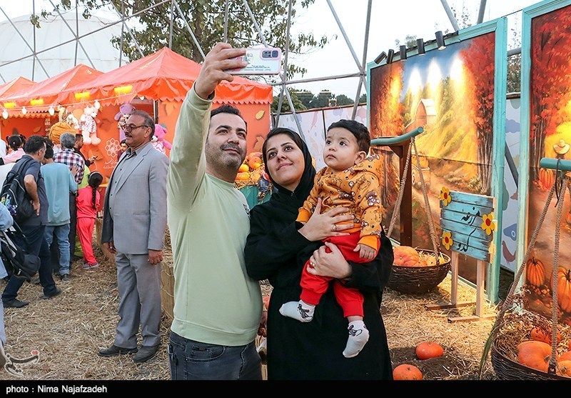 چهارمین جشنواره طعم و رنگ پاییز در باغ مشهد