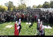 همایش بزرگ پیادهروی خانوادگی در بیجار/جمعیت مردم همه را شگفتزده کرد+فیلم