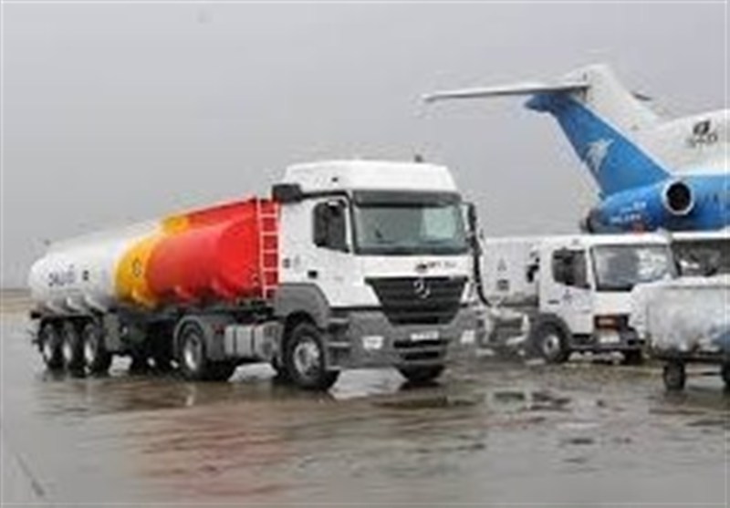 سوخت‌رسانی با تانکر برای فرودگاه پارس‌آباد