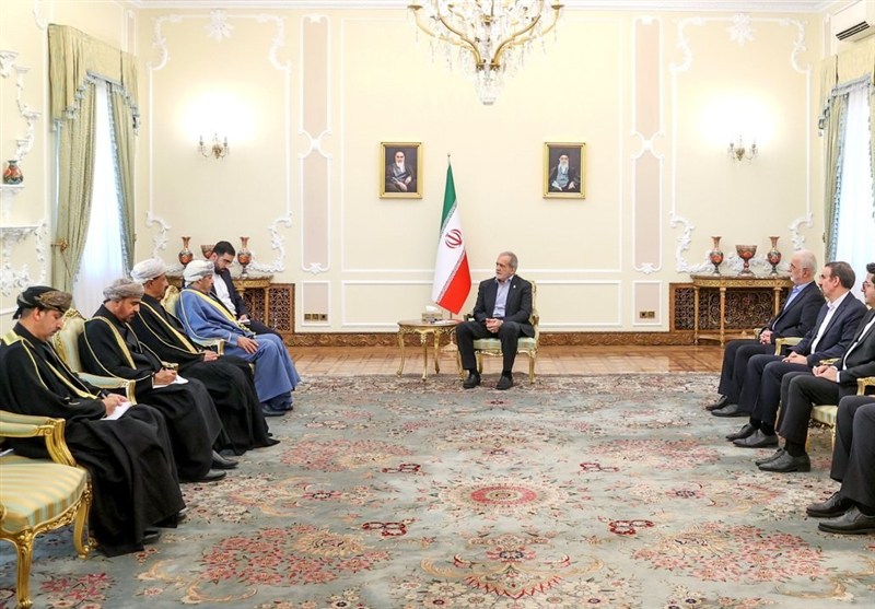 President: Iran Ready to Broaden Ties with Oman in All Fields