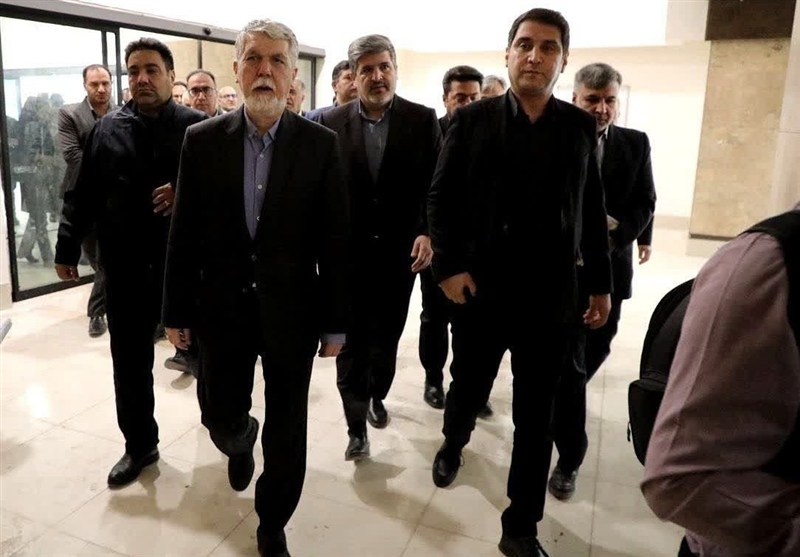 بازدید وزیر ارشاد از پروژه نیمه‌تمام 22ساله تالار سنندج/1.5سال دیگر وقت‌کشی!