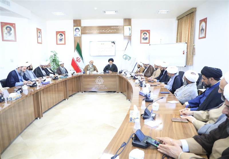 ارزش‌ها در دنیای امروز فراموش شده است/باید از حق دفاع کرد