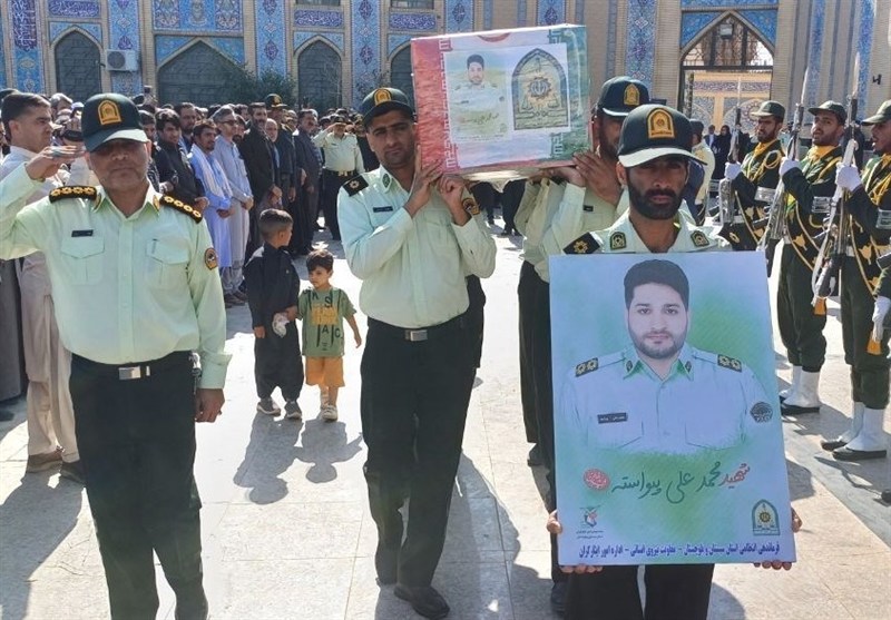 وداع باشکوه مردم سیستان با شهید محمدعلی پیواسته/نماد غیرت و امنیت در دیار حماسه و ایثار+ عکس
