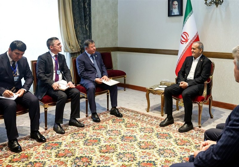 Pezeshkian Calls for Common Regional Currency to Boost Development