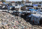 ساکنان غزه در محاصره 250 هزار تن زباله انباشت شده