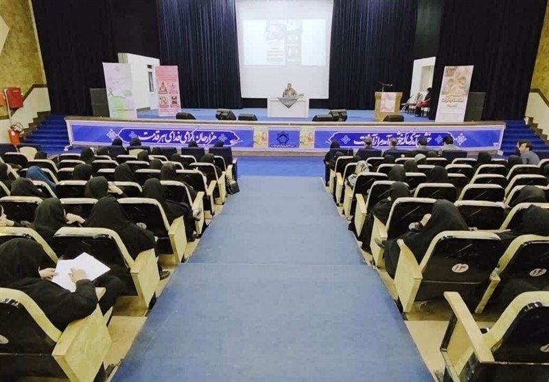 همایش «خودمراقبتی بانوان و تاب‌آوری در بحران» در میبد