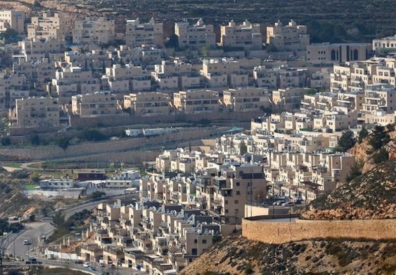 Israel Chokes West Bank with Nearly 1,000 New Barriers