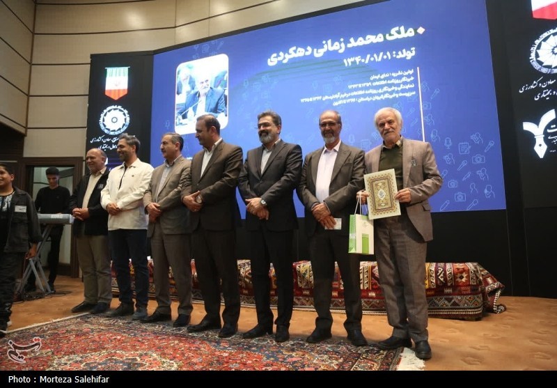 آیین تجلیل از خبرنگاران و پیشکسوتان رسانه‌ای چهارمحال و بختیاری برگزار شد+تصویر