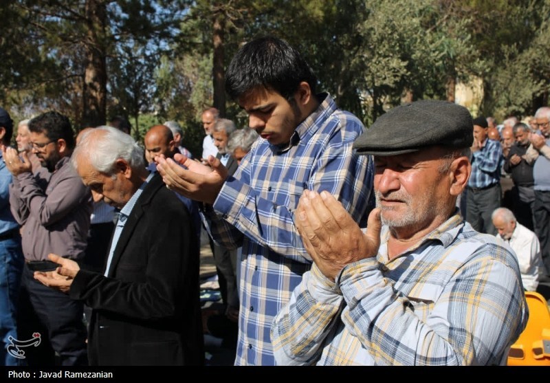 روایت تسنیم از برگزاری یک «نماز جمعه متفاوت» در دامغان؛ ادای احترام نمازگزاران به دانشجویان انقلابی اخبار دامغان , تسنیم , یومالله 13 آبان , دانشگاه آزاد اسلامی ,