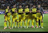 دیدار تیم‌های فوتبال شمس ‌آذر قزوین و  سپاهان