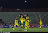 دیدار تیم‌های فوتبال شمس ‌آذر قزوین و  سپاهان
