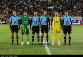 دیدار تیم‌های فوتبال شمس ‌آذر قزوین و  سپاهان