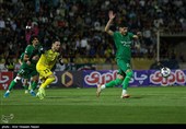 دیدار تیم‌های فوتبال شمس ‌آذر قزوین و  سپاهان