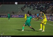 دیدار تیم‌های فوتبال شمس ‌آذر قزوین و  سپاهان