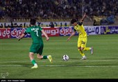 دیدار تیم‌های فوتبال شمس ‌آذر قزوین و  سپاهان