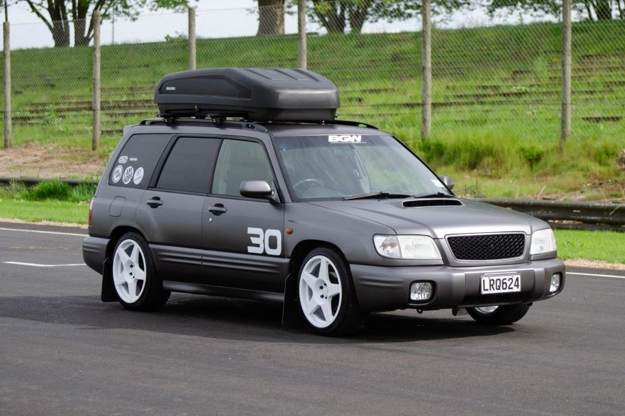 خودروی خاص «لیام لاوسون» زیر چکش حراج + عکس 2