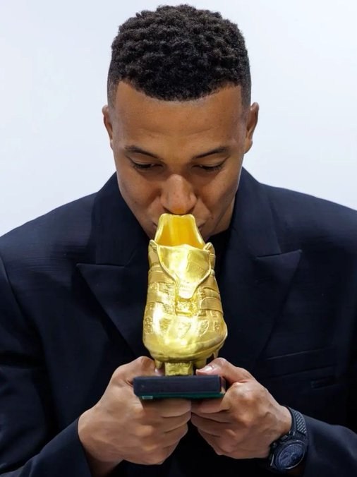 امباپه: رونالدو در رئال مادرید معیار است اما من میخواهم مسیر خودم را بسازم 2