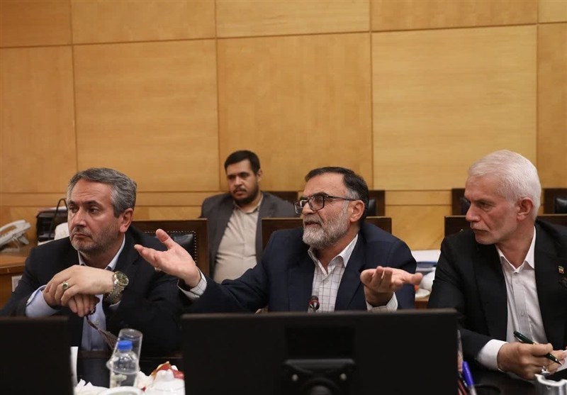 نماینده دامغان در مجلس: پاسخ وزیر ورزش قانع‌کننده نبود