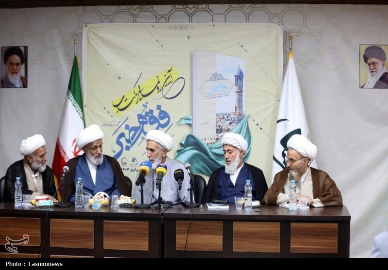 کتاب «فقه خبر» رونمایی شد/ تأکید بر ضرورت تدوین نظام جامع فقه رسانه+تصویر اخبار قم , حوزه علمیه ,