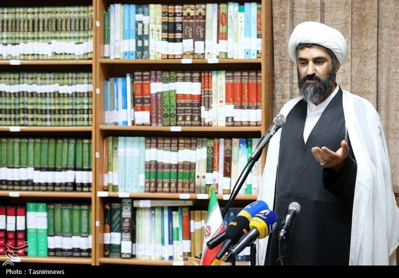 کتاب «فقه خبر» رونمایی شد/ تأکید بر ضرورت تدوین نظام جامع فقه رسانه+تصویر اخبار قم , حوزه علمیه ,