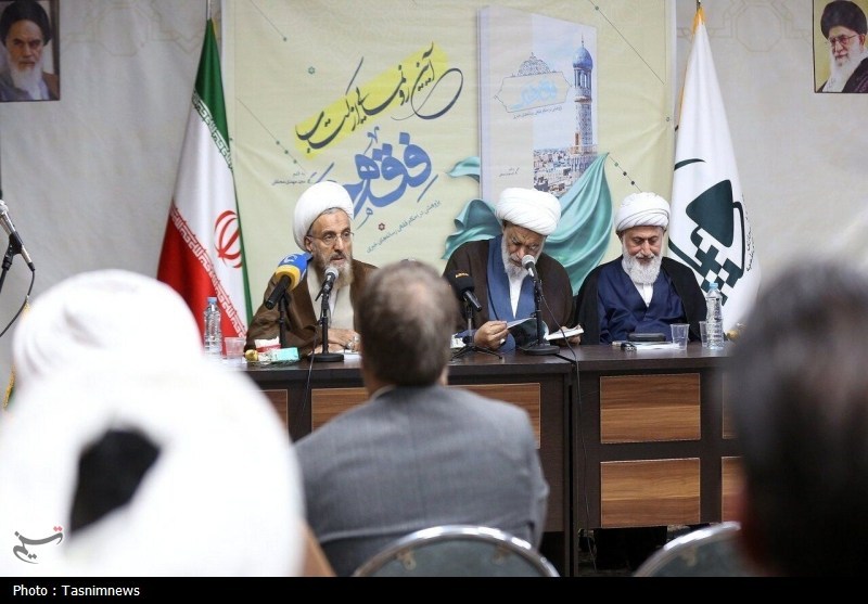 کتاب «فقه خبر» رونمایی شد/ تأکید بر ضرورت تدوین نظام جامع فقه رسانه+تصویر اخبار قم , حوزه علمیه ,