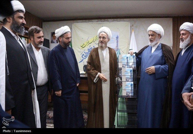 کتاب «فقه خبر» رونمایی شد/ تأکید بر ضرورت تدوین نظام جامع فقه رسانه+تصویر اخبار قم , حوزه علمیه ,