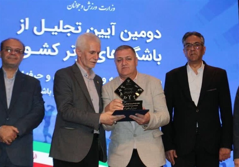 آلومینیوم باشگاه برتر/حسینی تاثیرگذارترین مربی فوتبال کشور شد