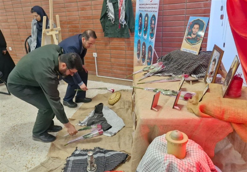 برگزاری یادواره لاله‌های روشن در مدارس اسلامشهر