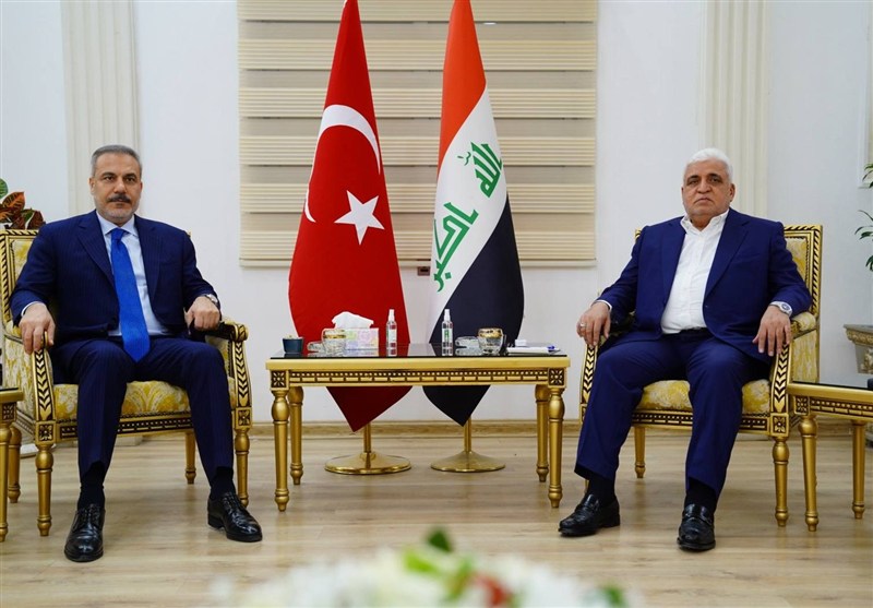 دیدار وزیر خارجه ترکیه با رئیس هیئت حشد شعبی عراق