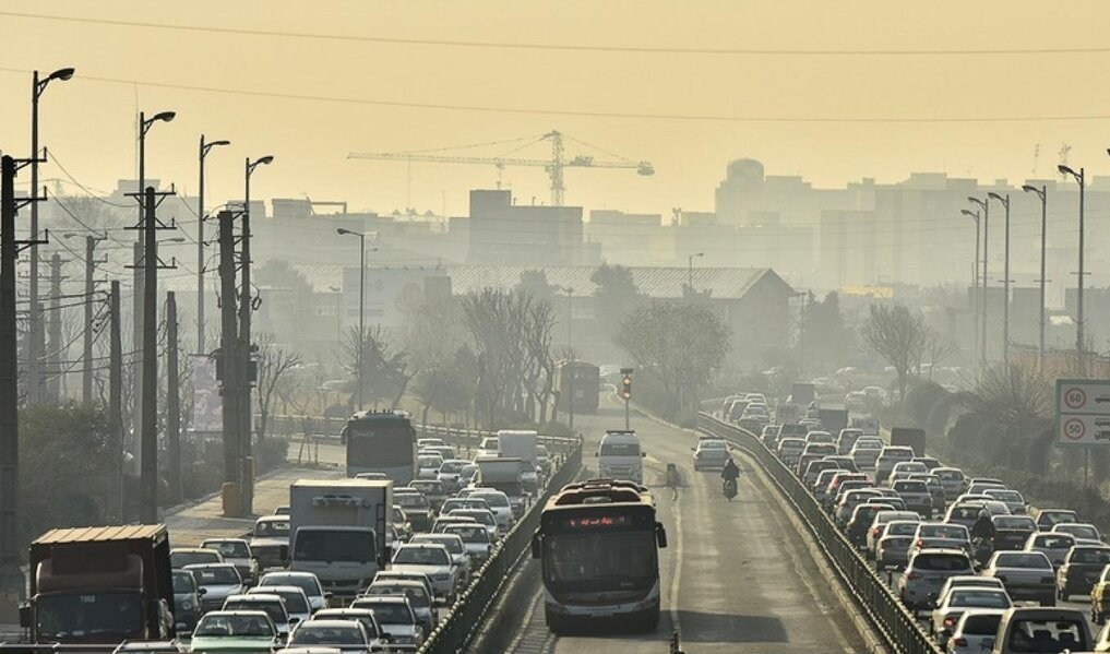 قصه تکراری نفس‌های آلوده پایتخت در نیمه دوم سال / خودرو ها عامل 80 درصد آلودگی هوای تهران