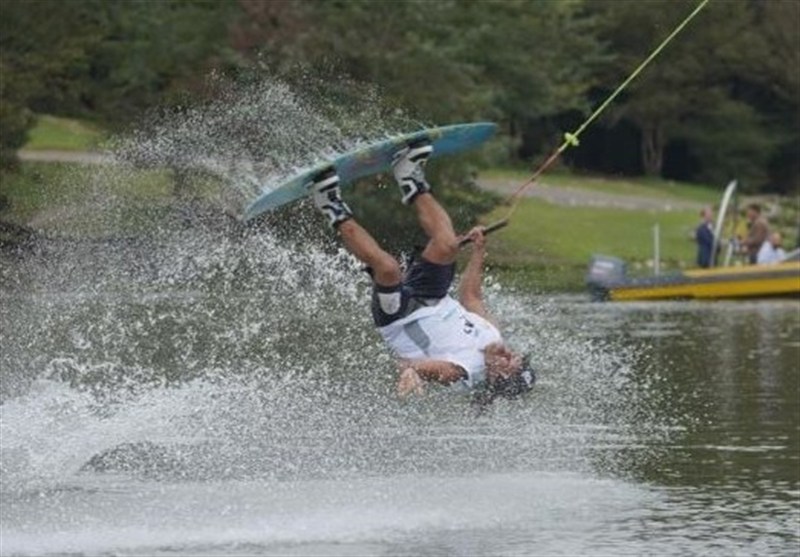 واکنش رئیس فدراسیون انجمن‌های ورزشی به تصاویر خارج از عرف در اسکی روی آب