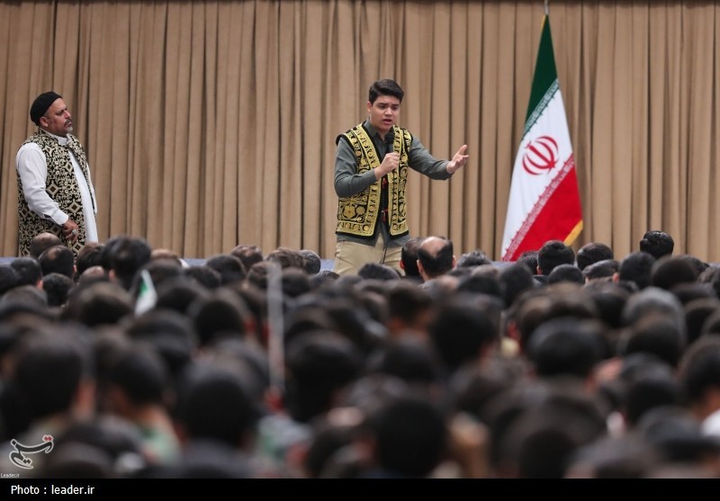 روایت خبرنگار تسنیم از دیدار هزاران دانش‌آموز و دانشجو با امام خامنه‌ای / آغاز دلدادگی + تصاویر 12