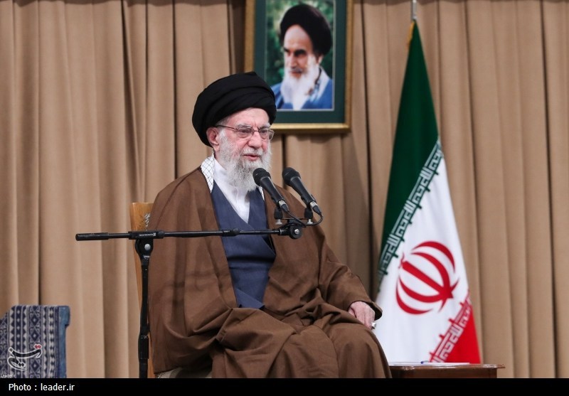 روایت خبرنگار تسنیم از دیدار هزاران دانش‌آموز و دانشجو با امام خامنه‌ای / آغاز دلدادگی + تصاویر 20