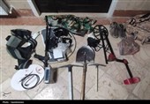 کشف 2 دستگاه فلزیاب و دستگیری 3 متهم در شهرستان دنا