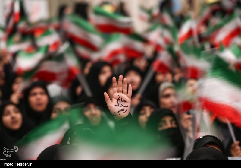 روایت خبرنگار تسنیم از دیدار هزاران دانش‌آموز و دانشجو با امام خامنه‌ای / آغاز دلدادگی + تصاویر 6