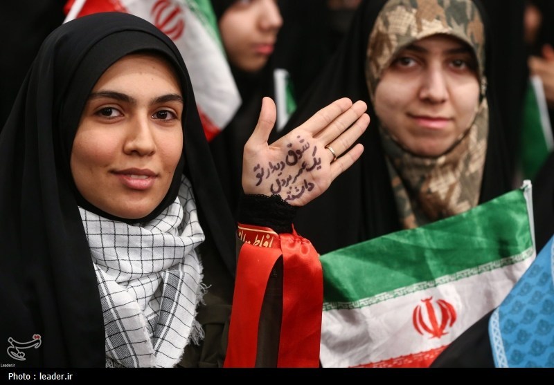 روایت خبرنگار تسنیم از دیدار هزاران دانش‌آموز و دانشجو با امام خامنه‌ای / آغاز دلدادگی + تصاویر 10