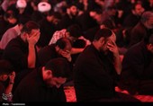 عزاداری زائران در سوگ حضرت زهرا(س)