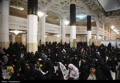 عزاداری زائران در سوگ حضرت زهرا(س)