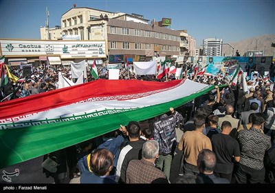 راهپیمایی یوم‌الله 13 آبان در کرمانشاه 